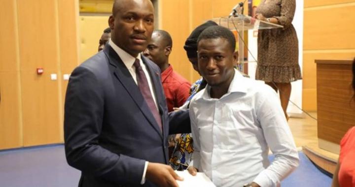 Côte d'Ivoire : Suivi du fonds d'appui au secteur informel, 1000 jeunes reçoivent des tablettes pour le démarrage de leurs activités Côte d'Ivoire : Suivi du fonds d'appui au secteur informel, 1000 jeunes reçoivent des tablettes pour le démarrage de leurs activités