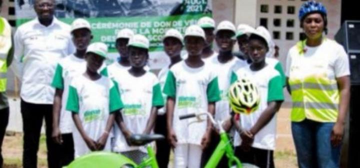 Côte d'Ivoire : Pour aider à se rendre à l'école, la SODECI offre des vélos aux jeunes filles d'Essankro Côte d'Ivoire : Pour aider à se rendre à l'école, la SODECI offre des vélos aux jeunes filles d'Essankro