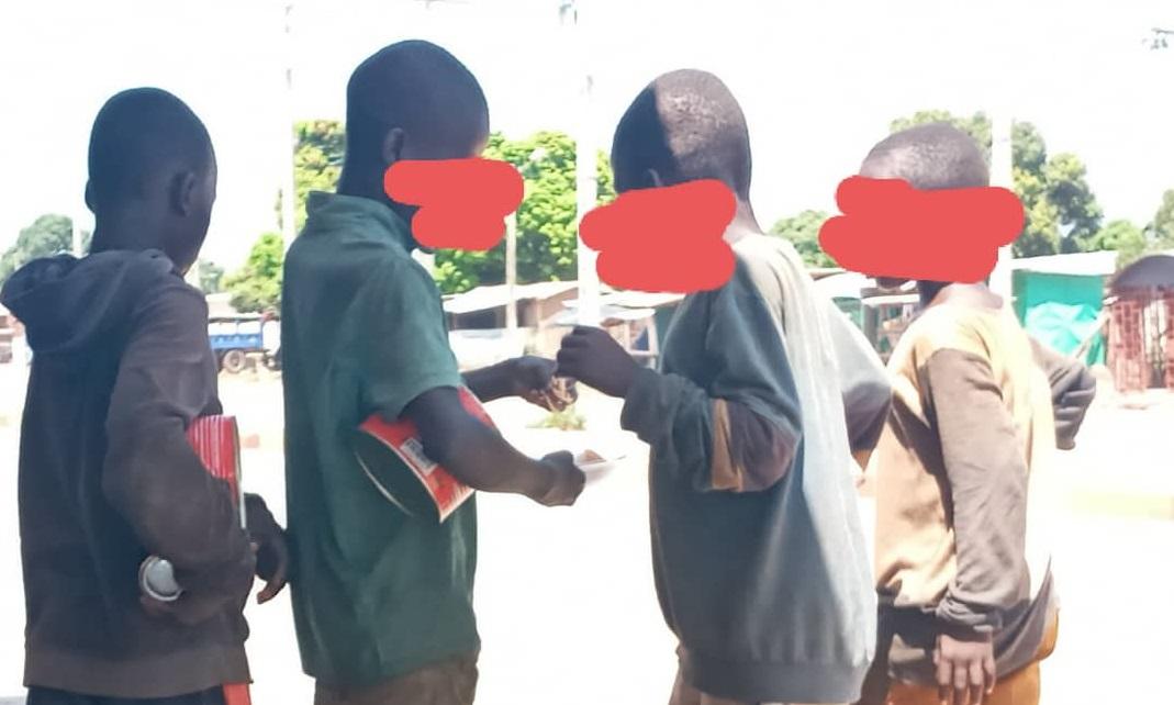 Korhogo, Ferké, Boundiali – Quand le phénomène des enfants mendiants s’érige en mode de vie en Côte-d’Ivoire Korhogo, Ferké, Boundiali – Quand le phénomène des enfants mendiants s’érige en mode de vie en Côte-d’Ivoire