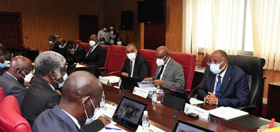 Le Premier ministre ivoirien échange avec les ministres-gouverneurs sur la conduite de leurs missions Le Premier ministre ivoirien échange avec les ministres-gouverneurs sur la conduite de leurs missions