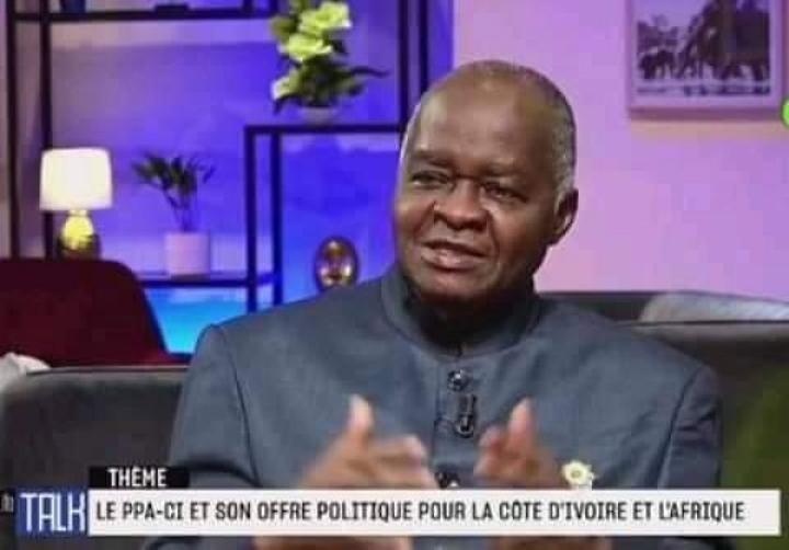 Côte d'Ivoire : Après deux malheureuses tentatives à convaincre Simone Gbagbo d'adhérer au PPA-CI, Hubert Oulaye «Elle ne veut plus continuer avec nous » Côte d'Ivoire : Après deux malheureuses tentatives à convaincre Simone Gbagbo d'adhérer au PPA-CI, Hubert Oulaye «Elle ne veut plus continuer avec nous »