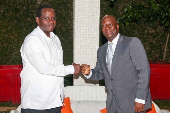 Côte d'Ivoire : Décrispation au Plateau, Akossi Bendjo et Ouattara Dramane s'engagent à œuvrer ensemble pour le renforcement de la cohésion et de la paix Côte d'Ivoire : Décrispation au Plateau, Akossi Bendjo et Ouattara Dramane s'engagent à œuvrer ensemble pour le renforcement de la cohésion et de la paix