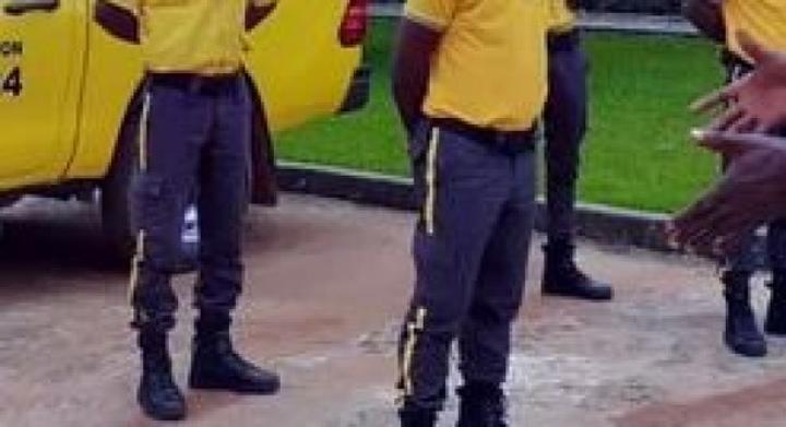 Côte d'Ivoire : Entreprises de sécurité, sur 1400 qui fonctionnent seulement 169 sont en règle et paient leurs impôts, selon le Général Vagondo Côte d'Ivoire : Entreprises de sécurité, sur 1400 qui fonctionnent seulement 169 sont en règle et paient leurs impôts, selon le Général Vagondo
