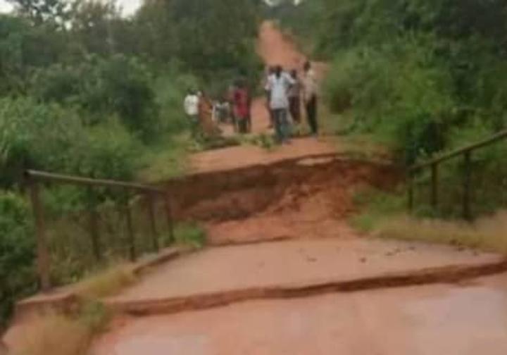 Plaidoyer pour la réhabilitation d’infrastructures routières sur les pistes d’accès à plusieurs villages d’Arikokaha et Pétionara Plaidoyer pour la réhabilitation d’infrastructures routières sur les pistes d’accès à plusieurs villages d’Arikokaha et Pétionara