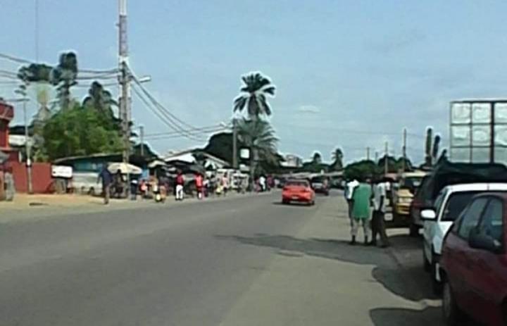 Côte d'Ivoire : En plein midi, le Pca d'une coopérative se fait braquer par 02 présumés voleurs à Treichville, 100 millions de francs CFA emportés Côte d'Ivoire : En plein midi, le Pca d'une coopérative se fait braquer par 02 présumés voleurs à Treichville, 100 millions de francs CFA emportés