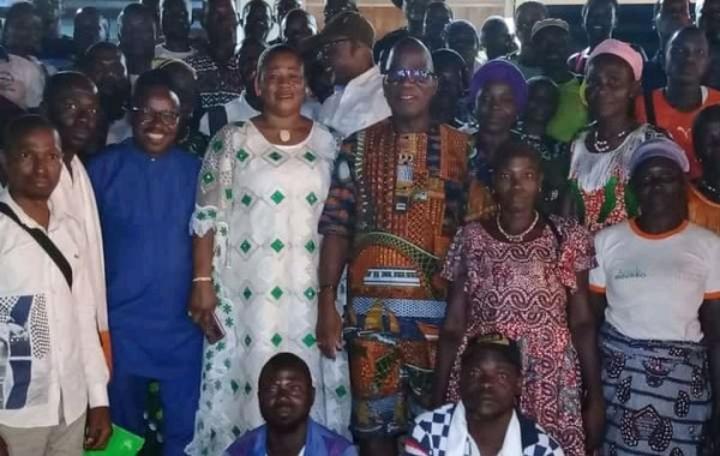 Côte d'Ivoire : Sale temps pour le président Bédié dans le Gbêkê, avec le dynamisme d'Assahoré Jacques, plusieurs dizaines de militants PDCI rejoignent le RHDP Côte d'Ivoire : Sale temps pour le président Bédié dans le Gbêkê, avec le dynamisme d'Assahoré Jacques, plusieurs dizaines de militants PDCI rejoignent le RHDP