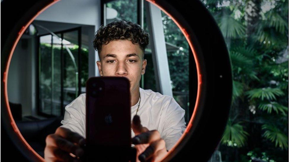 'CareerTok: ces demandeurs d'emploi créatifs qui se tournent vers TikTok pour publier leurs CV 'CareerTok: ces demandeurs d'emploi créatifs qui se tournent vers TikTok pour publier leurs CV