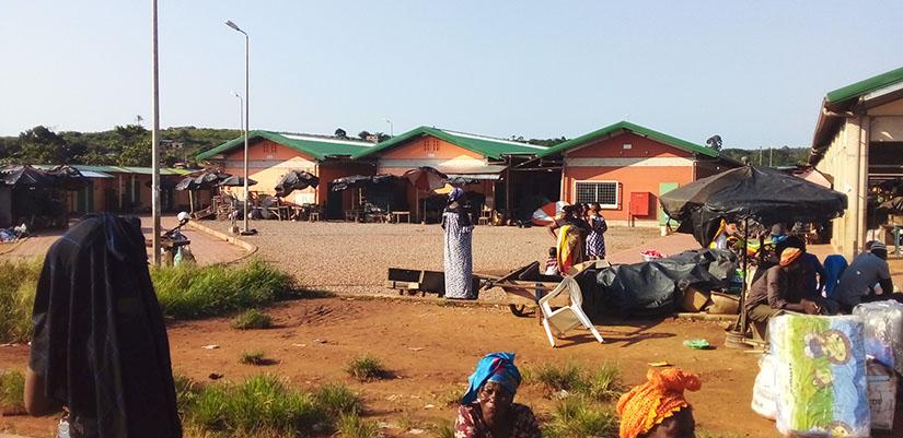 L’arrêt de travail des transporteurs et des commerçants perturbe les activités socioéconomiques dans le Gboklè L’arrêt de travail des transporteurs et des commerçants perturbe les activités socioéconomiques dans le Gboklè