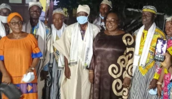 Des populations Wê de Toulépleu reconnaissantes à Anne Ouloto : « Elle nous a sortie de la léthargie et du sous-développement » Des populations Wê de Toulépleu reconnaissantes à Anne Ouloto : « Elle nous a sortie de la léthargie et du sous-développement »
