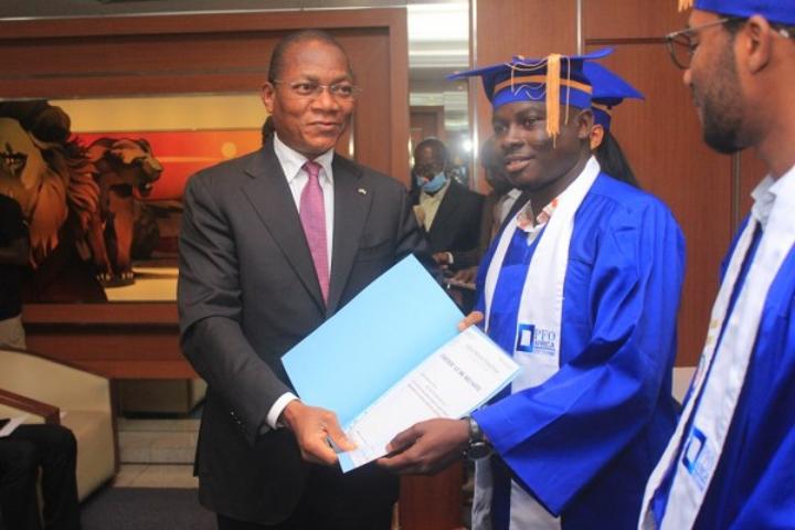 Sortie d'une vingtaine de diplômés en Master Professionnel en Management des grands projets, Bruno Koné annonce la possibilité de la mise en place d'un processus de certification Sortie d'une vingtaine de diplômés en Master Professionnel en Management des grands projets, Bruno Koné annonce la possibilité de la mise en place d'un processus de certification