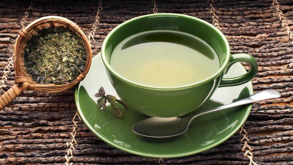 Michiyo Tsujimura : la scientifique japonaise novatrice qui a découvert les composants nutritionnels du thé vert ? Michiyo Tsujimura : la scientifique japonaise novatrice qui a découvert les composants nutritionnels du thé vert ?