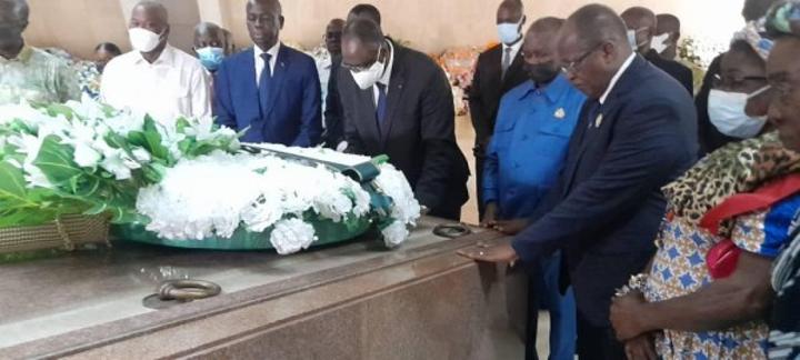 28 ans après sa disparation, une messe commémorative d'Houphouët Boigny en présence de deux cadres du PPA-CI, les choses se dessinent pour l'alliance avec le PDCI 28 ans après sa disparation, une messe commémorative d'Houphouët Boigny en présence de deux cadres du PPA-CI, les choses se dessinent pour l'alliance avec le PDCI