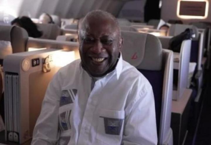 Laurent Gbagbo s'est envolé sur Accra pour prendre part aux obsèques de feu le capitaine Tsikata, un pilier du régime Rawlings Laurent Gbagbo s'est envolé sur Accra pour prendre part aux obsèques de feu le capitaine Tsikata, un pilier du régime Rawlings