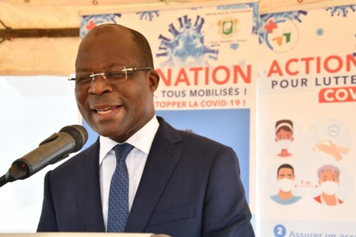 Lutte contre la COVID-19, ouverture du Vaccinodrome BAE Yopougon Est, Pierre N'GOU Dimba annonce que le pays est en train de franchir les 7 millions de vaccinés Lutte contre la COVID-19, ouverture du Vaccinodrome BAE Yopougon Est, Pierre N'GOU Dimba annonce que le pays est en train de franchir les 7 millions de vaccinés