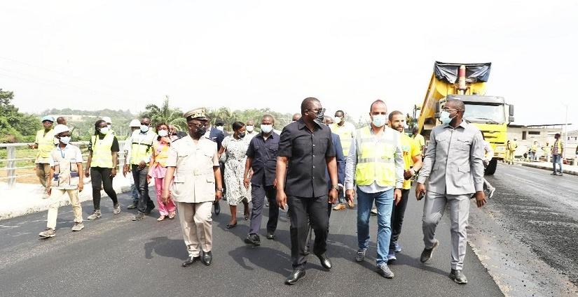 Le ministre Amedé Kouakou “satisfait” de l’état d’avancement des travaux du pont du Golf et des échangeurs de Yopougon-Gesco Le ministre Amedé Kouakou “satisfait” de l’état d’avancement des travaux du pont du Golf et des échangeurs de Yopougon-Gesco