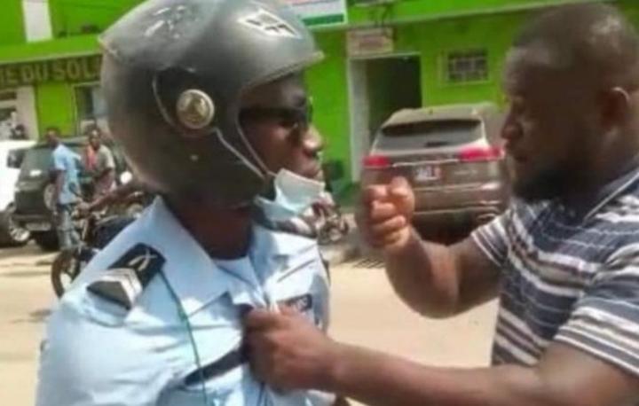 Outrage à un agent de police en service, il porte main à un policier et écope d'un an et demi de prison ferme Outrage à un agent de police en service, il porte main à un policier et écope d'un an et demi de prison ferme