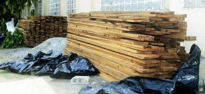 Côte d'Ivoire: Trafic de bois, un équipage nautique de la BSSI saisit environ 700 madriers d'essence iroko sur la lagune Ebrié Côte d'Ivoire: Trafic de bois, un équipage nautique de la BSSI saisit environ 700 madriers d'essence iroko sur la lagune Ebrié