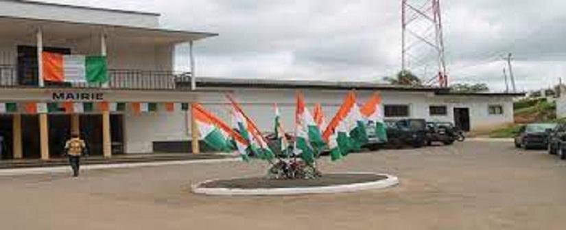 Des commerçantes exigent le ramassage des ordures au grand marché de Dimbokro Des commerçantes exigent le ramassage des ordures au grand marché de Dimbokro