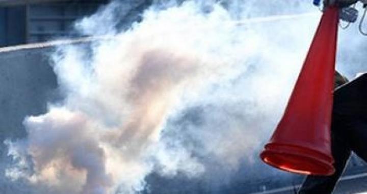 Casse d'Abobo, des ferrailleurs continuent de faire de la résistance, usage de gaz lacrymogènes par les agents des forces de l'ordre, les populations prises en « otage » Casse d'Abobo, des ferrailleurs continuent de faire de la résistance, usage de gaz lacrymogènes par les agents des forces de l'ordre, les populations prises en « otage »