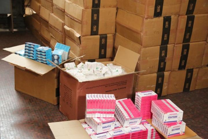 Fraude douanière, le GIRA saisie plus 33 tonnes de Médicaments de Qualité Inférieure et Falsifiés stockés dans un entrepôt à Port-Bouët Fraude douanière, le GIRA saisie plus 33 tonnes de Médicaments de Qualité Inférieure et Falsifiés stockés dans un entrepôt à Port-Bouët