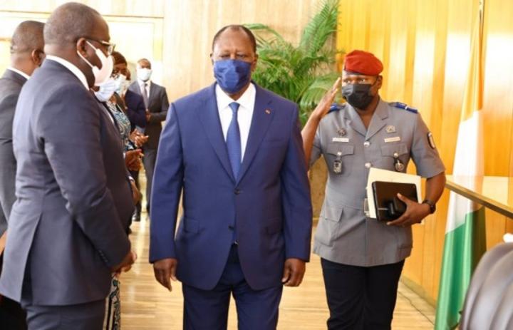 Affaire troisième mandat de Ouattara, le porte-parole du gouvernement a l'opposition : « quelques nostalgiques reviennent encore sur un débat suranné » Affaire troisième mandat de Ouattara, le porte-parole du gouvernement a l'opposition : « quelques nostalgiques reviennent encore sur un débat suranné »