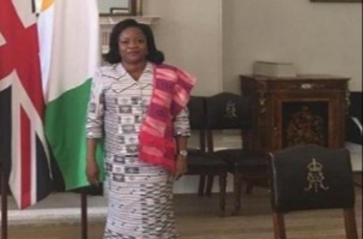 Le Gouvernement élargit les compétences des Ambassadeurs, d'Afrique du Sud, de l'Inde et du Royaume-Uni Le Gouvernement élargit les compétences des Ambassadeurs, d'Afrique du Sud, de l'Inde et du Royaume-Uni