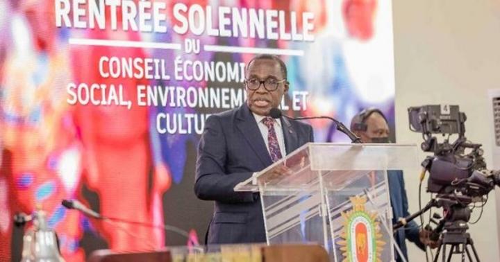 Rentrée solennelle du Conseil économique et social, Aka Aouélé assure que l'Institution continuera « à jouer pleinement son rôle » Rentrée solennelle du Conseil économique et social, Aka Aouélé assure que l'Institution continuera « à jouer pleinement son rôle »