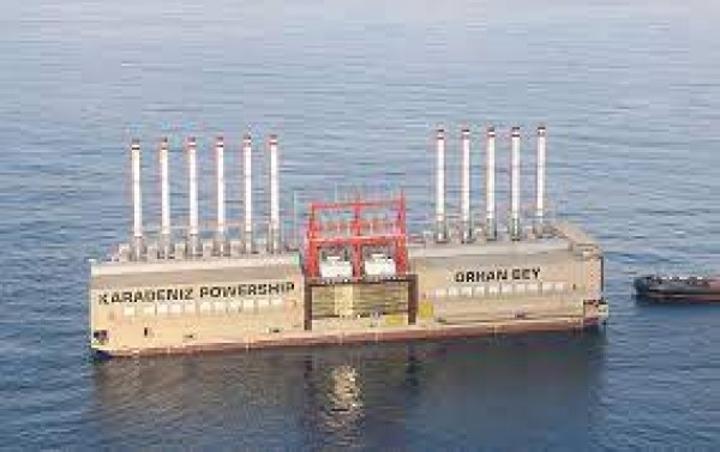 L'installation d'une unité flottante de production électrique annoncée sur la lagune en zone portuaire L'installation d'une unité flottante de production électrique annoncée sur la lagune en zone portuaire