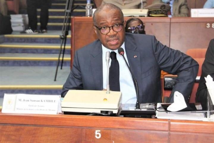 Accusés d'être corrompus, Sansan Kambilé défend les Juges : « Je ne suis pas sûr que les magistrats sont les fonctionnaires les plus corrompus » Accusés d'être corrompus, Sansan Kambilé défend les Juges : « Je ne suis pas sûr que les magistrats sont les fonctionnaires les plus corrompus »