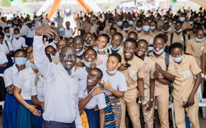 Côte d'Ivoire: Baccalauréat 2022, Abdourahmane Cissé promet des bourses d'études aux meilleurs élèves des lycées de Port-Bouët et Koumassi Côte d'Ivoire: Baccalauréat 2022, Abdourahmane Cissé promet des bourses d'études aux meilleurs élèves des lycées de Port-Bouët et Koumassi