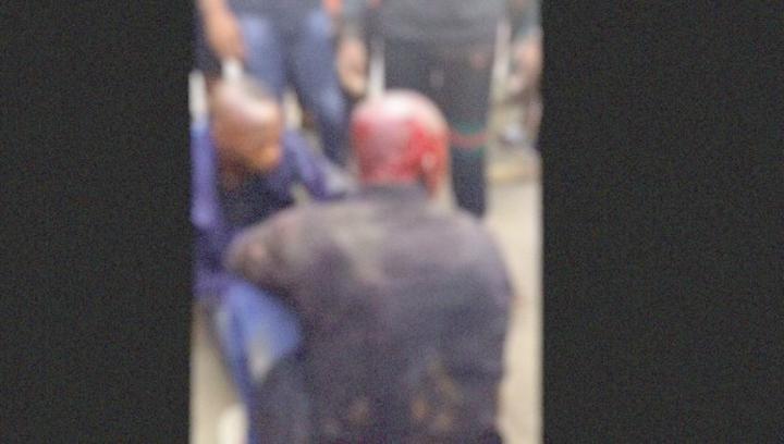Yopougon, échec d'une tentative de braquage d'une station-service, impliqués, un ancien militaire et son acolyte copieusement bastionnés et remis à la police Yopougon, échec d'une tentative de braquage d'une station-service, impliqués, un ancien militaire et son acolyte copieusement bastionnés et remis à la police