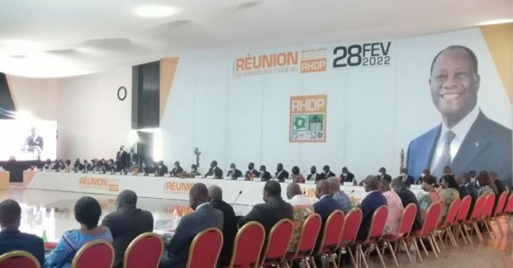 Réunion du Conseil Politique du RHDP, Ouattara dissout la Direction exécutive et crée un secrétariat exécutif Réunion du Conseil Politique du RHDP, Ouattara dissout la Direction exécutive et crée un secrétariat exécutif