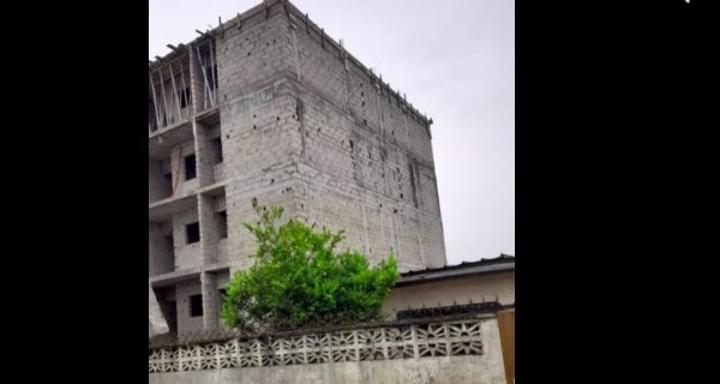Yopougon, un immeuble en construction sans permis de construire dans le viseur d'une prochaine démolition Yopougon, un immeuble en construction sans permis de construire dans le viseur d'une prochaine démolition