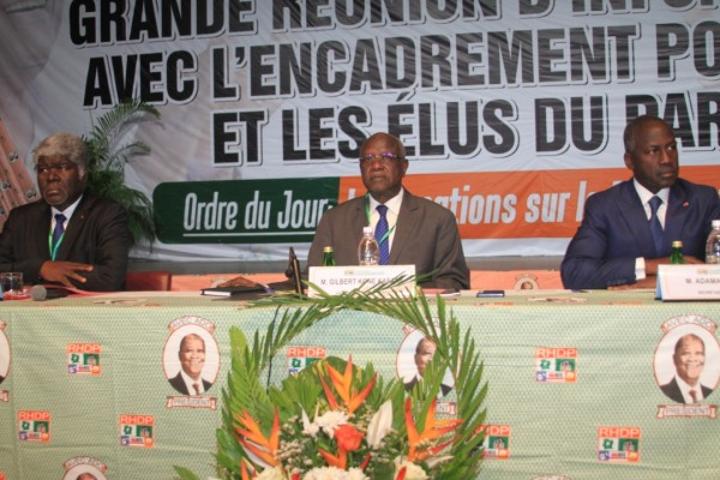 Le RHDP annonce des missions sur le territoire du 5 au 15 mai pour vérifier l'effectivité des comités de base et procéder au recensement physique des militants Le RHDP annonce des missions sur le territoire du 5 au 15 mai pour vérifier l'effectivité des comités de base et procéder au recensement physique des militants