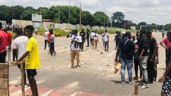 Situation confuse sur le campus de l'université de Bouaké, la FESCI exige la mise en place d'une commission d'enquête pour faire toute la lumière Situation confuse sur le campus de l'université de Bouaké, la FESCI exige la mise en place d'une commission d'enquête pour faire toute la lumière