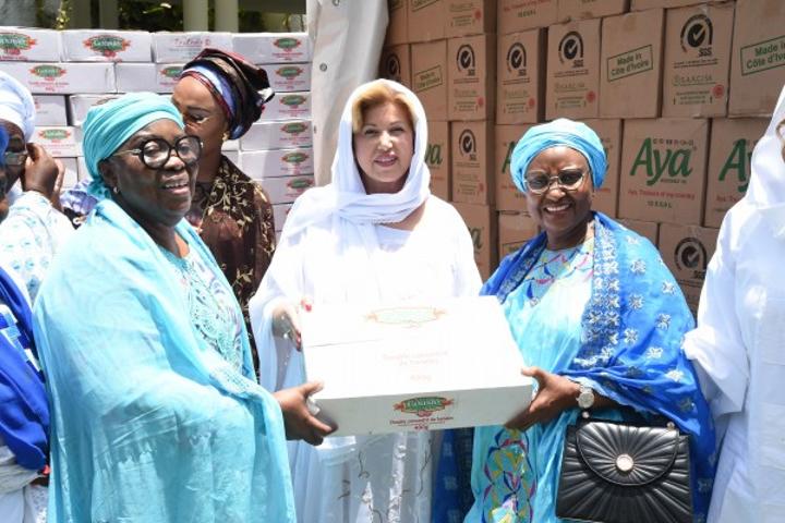 Ramadan 2022, Dominique Ouattara offre des vivres d'une valeur de 13 millions F CFA à la communauté musulmane Ramadan 2022, Dominique Ouattara offre des vivres d'une valeur de 13 millions F CFA à la communauté musulmane