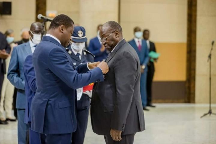 Côte d'Ivoire-Togo : Le vice-président Koné Meyliet élevé à la dignité du Grand Officier de l'Ordre du Mono par Faure Gnassingbé Côte d'Ivoire-Togo : Le vice-président Koné Meyliet élevé à la dignité du Grand Officier de l'Ordre du Mono par Faure Gnassingbé