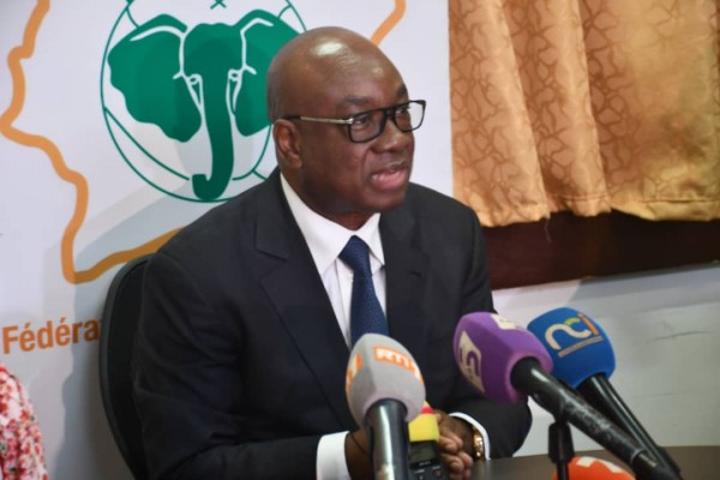 Kambouaré aurait renoncé à la sélection, le nouveau Comité Exécutif de la FIF dans l'embarras donne un autre RDV pour ce vendredi Kambouaré aurait renoncé à la sélection, le nouveau Comité Exécutif de la FIF dans l'embarras donne un autre RDV pour ce vendredi