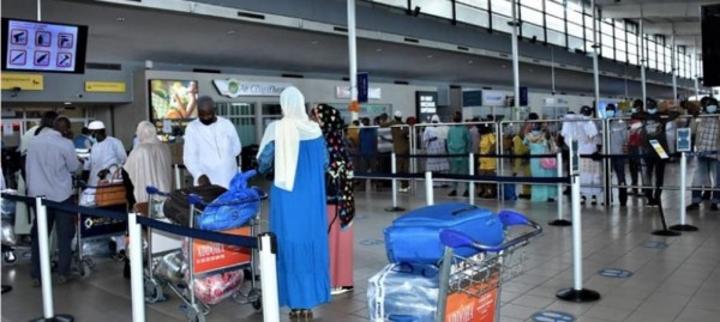 Aéroports, usagers, passagers et accompagnants désormais interdits de donner des pourboires aux agents, voici ce à quoi les auteurs pourraient s'exposer Aéroports, usagers, passagers et accompagnants désormais interdits de donner des pourboires aux agents, voici ce à quoi les auteurs pourraient s'exposer
