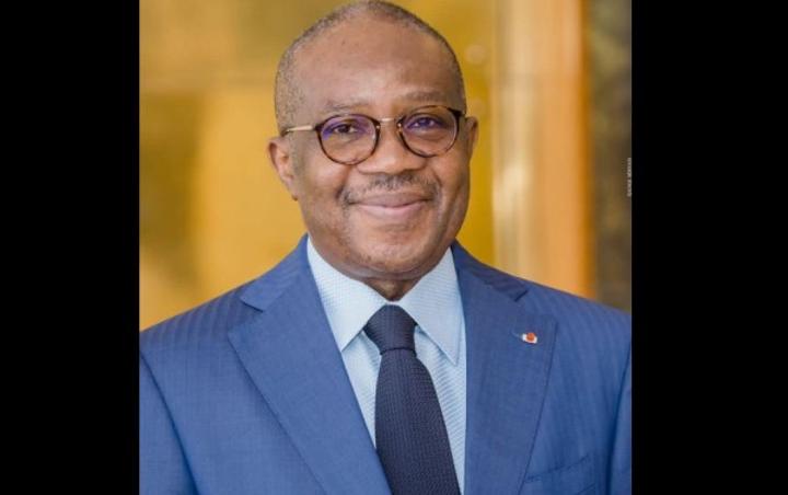 Justice, Sansan Kambilé remet 468 toges aux magistrats d'un montant de 400 millions de FCFA financés par le Budget de l'Etat Justice, Sansan Kambilé remet 468 toges aux magistrats d'un montant de 400 millions de FCFA financés par le Budget de l'Etat