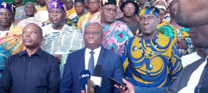 Le ministre KKB écoeurė face aux chefs baoulé d'Abidjan : « D'un côté on reconnait la reine, de l'autre c'est le fils »