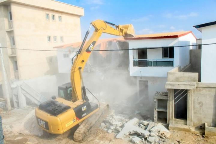 Bingerville, 02 villas Duplex au stade de finition érigées sans permis de construire détruites, après plusieurs avertissements Bingerville, 02 villas Duplex au stade de finition érigées sans permis de construire détruites, après plusieurs avertissements