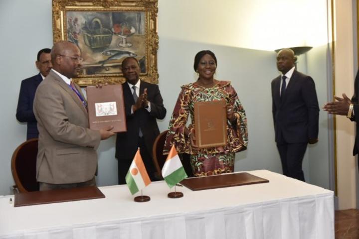 Visite officielle de Bazoum à Abidjan, cinq accords signés dont un Mémorandum d'entente entre les deux ministères des Affaires étrangères Visite officielle de Bazoum à Abidjan, cinq accords signés dont un Mémorandum d'entente entre les deux ministères des Affaires étrangères
