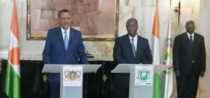En visite officielle à Abidjan, Ouattara et Bazoum harmonisent leurs points de vue en prélude au sommet de la CEDEAO prévu le 3 juillet à Accra En visite officielle à Abidjan, Ouattara et Bazoum harmonisent leurs points de vue en prélude au sommet de la CEDEAO prévu le 3 juillet à Accra