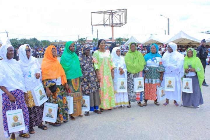 Abobo, 1000 femmes de la gare internationale sollicitent la mairie pour la création d'un fonds afin de mieux travailler Abobo, 1000 femmes de la gare internationale sollicitent la mairie pour la création d'un fonds afin de mieux travailler