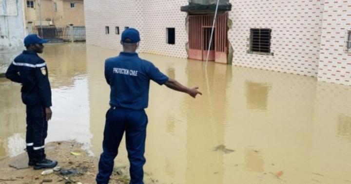 Montée des eaux constatées lors de la forte pluie mardi dans le District d'Abidjan, l'absence totale de canalisations l'une des raisons Montée des eaux constatées lors de la forte pluie mardi dans le District d'Abidjan, l'absence totale de canalisations l'une des raisons