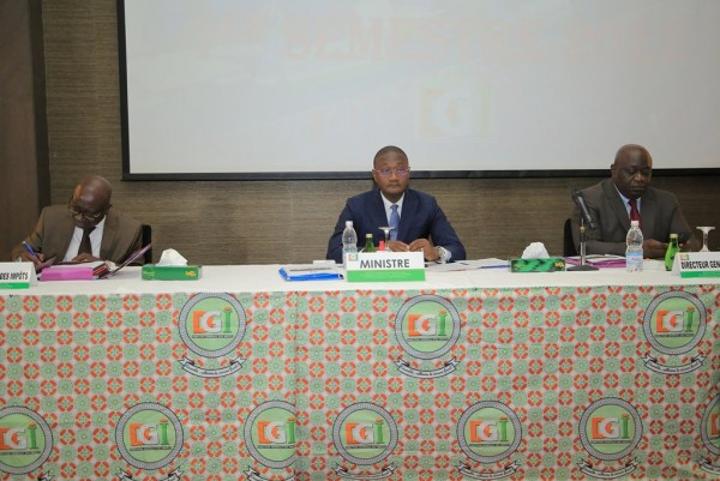 La DGI collecte 960,6 milliards sur un objectif de 979,8 milliards au cours du 2è trimestre 2022, écart négatif de 19,2 milliards La DGI collecte 960,6 milliards sur un objectif de 979,8 milliards au cours du 2è trimestre 2022, écart négatif de 19,2 milliards