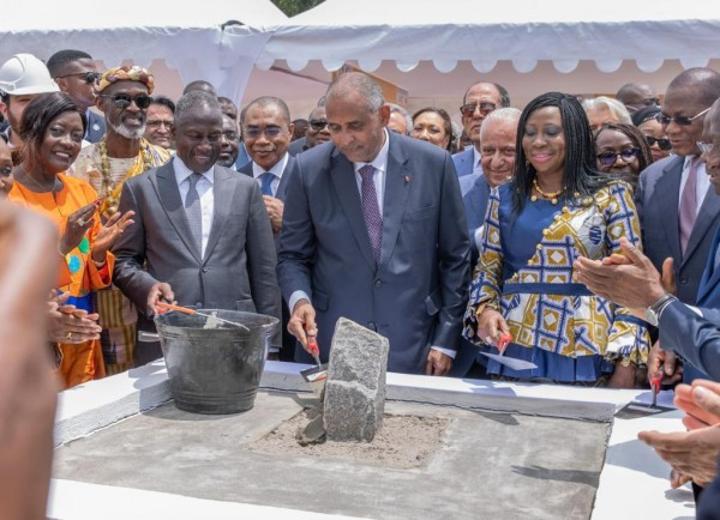 Côte d'Ivoire: Abobo, pose de la première pierre du CHU d'un coût de réalisation de 80 milliards de FCFA par Patrick Achi, 36 mois de travaux Côte d'Ivoire: Abobo, pose de la première pierre du CHU d'un coût de réalisation de 80 milliards de FCFA par Patrick Achi, 36 mois de travaux