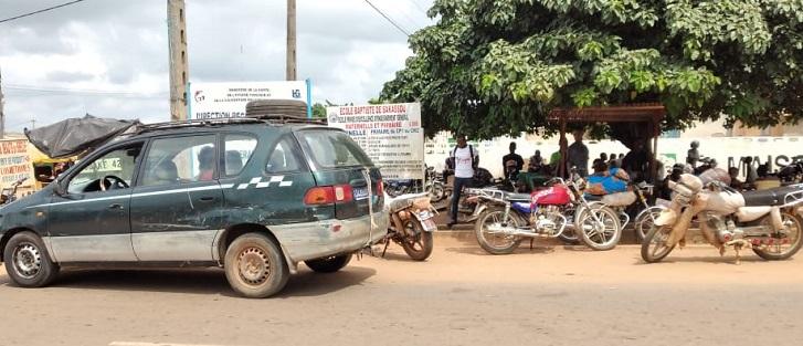 Des élèves vacanciers de Sakassou engagés dans le secteur du transport Des élèves vacanciers de Sakassou engagés dans le secteur du transport