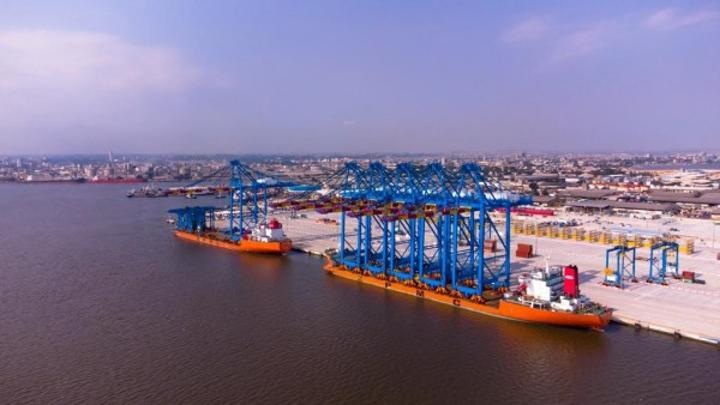 Livraison des nouveaux portiques, étape importante dans la finalisation de la construction du 2e terminal à conteneurs du port d'Abidjan Livraison des nouveaux portiques, étape importante dans la finalisation de la construction du 2e terminal à conteneurs du port d'Abidjan